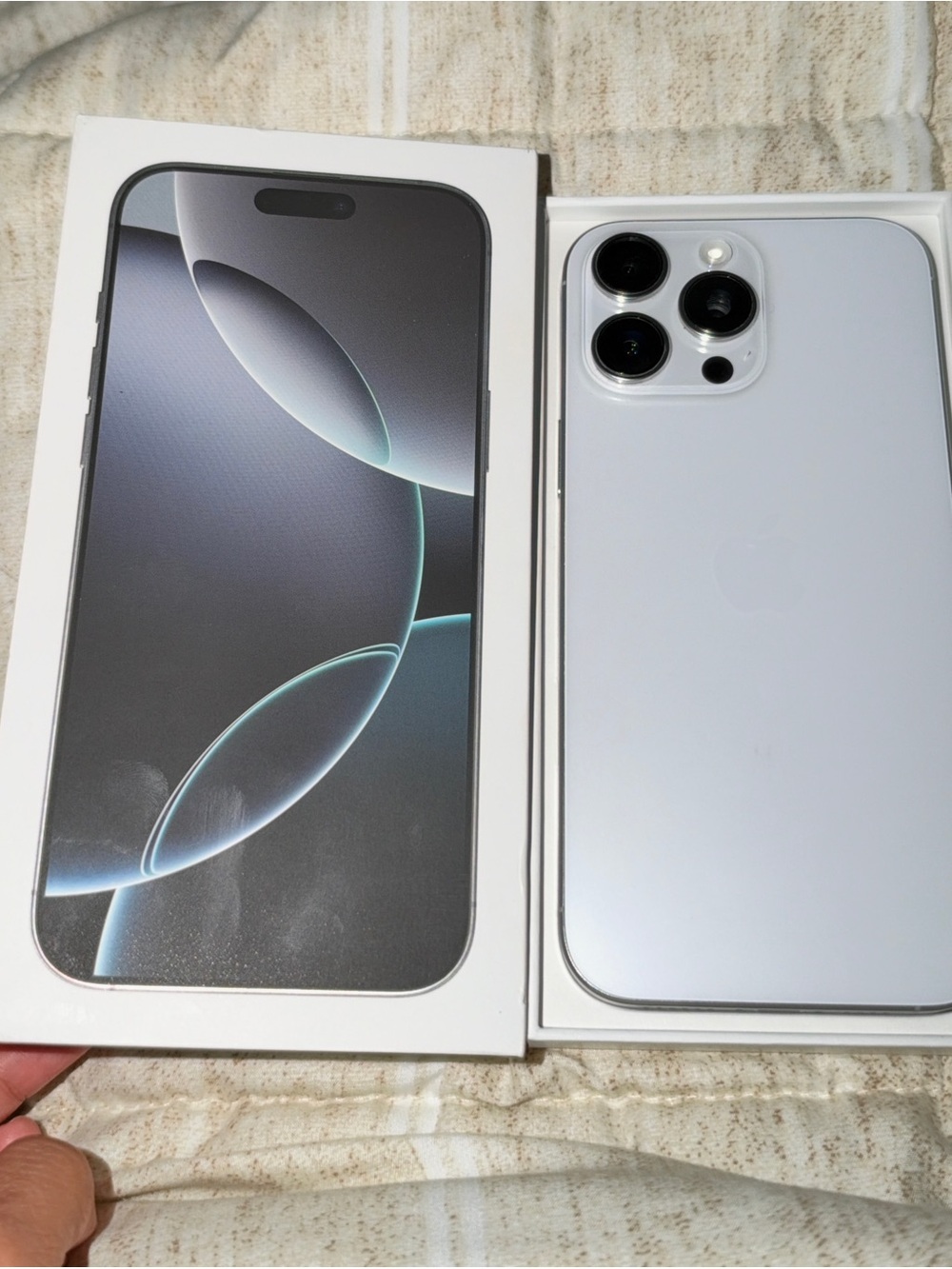 Apple iPhone 16PROMAX 1TB STORAGE